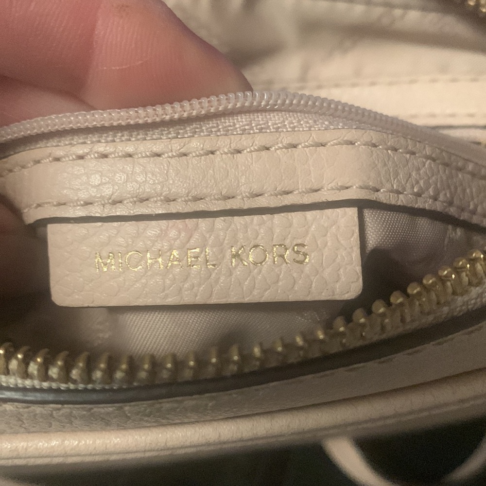 Previously loved, Michael Kors crossbody, light pink, gently used - Picture 6 of 10